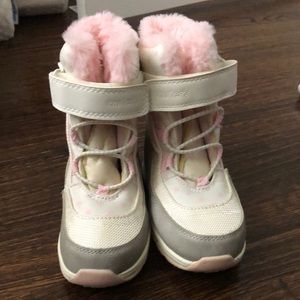 Carters girls size 11 snow boots - like brand new!